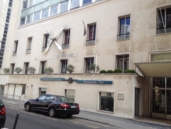 LevCap — 6 rue Galilée, 75116 Paris